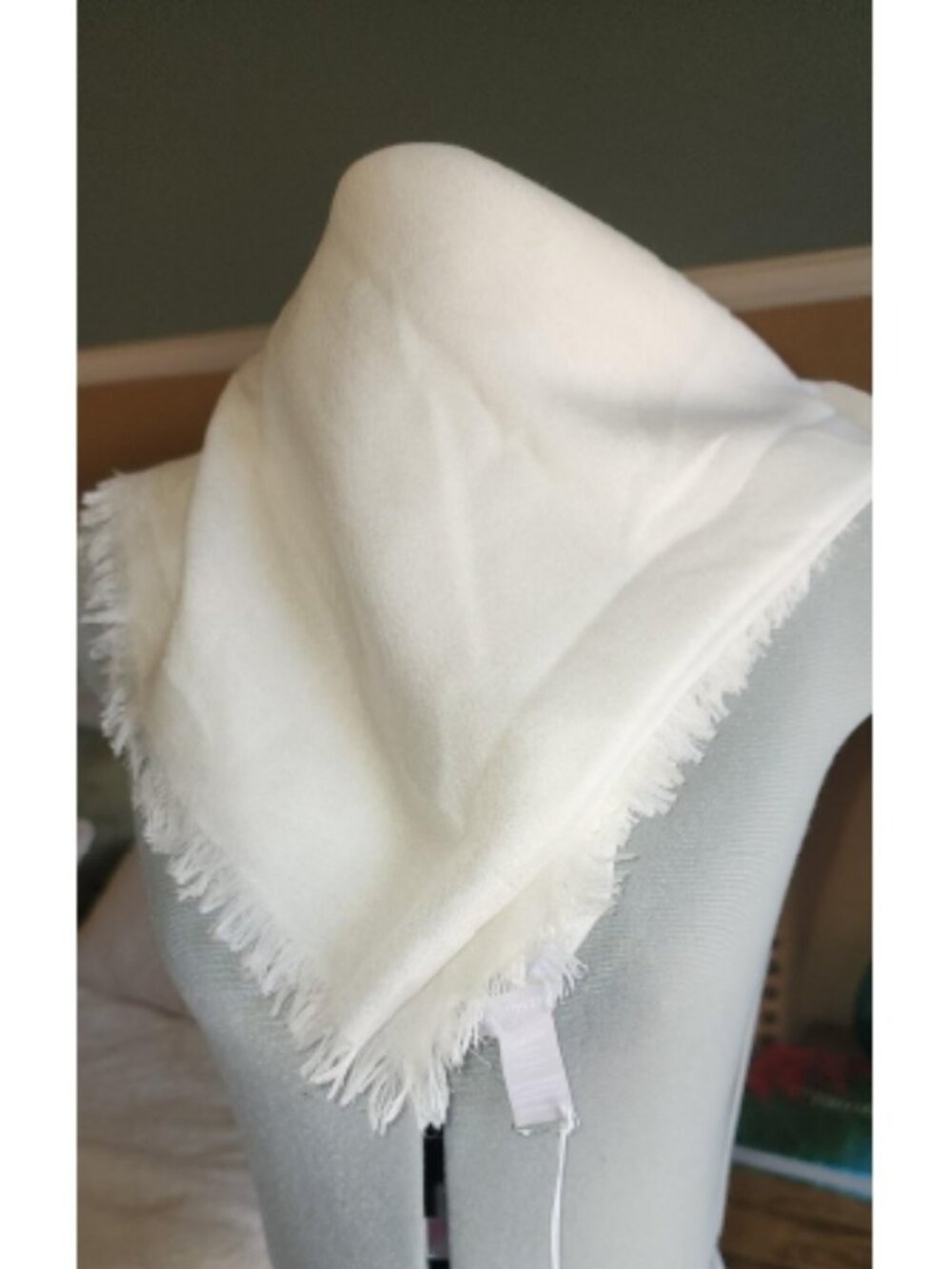 NWT Nordstrom Cashmere & Silk Fringe Wrap Scarf Ivory